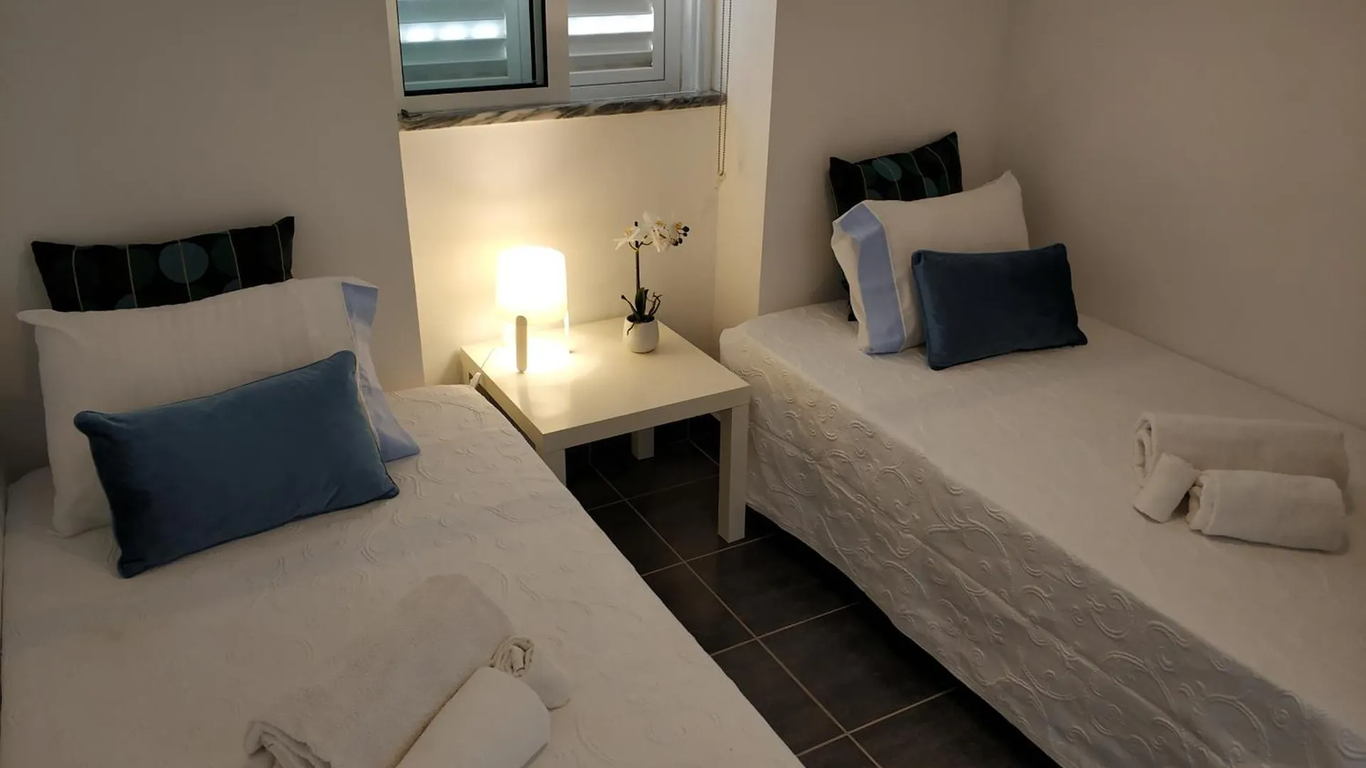 ***  Sleep & Go Faro Airport Guest House Portugal